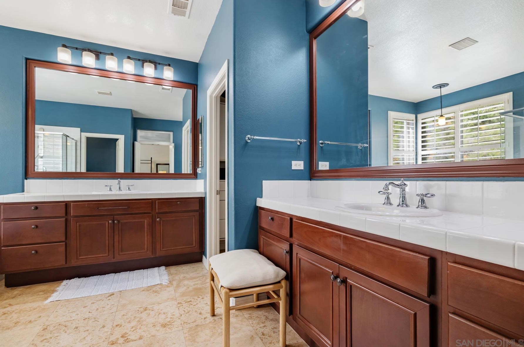 3805 Sacramento Dr, La Mesa CA  91941-6887 exterior