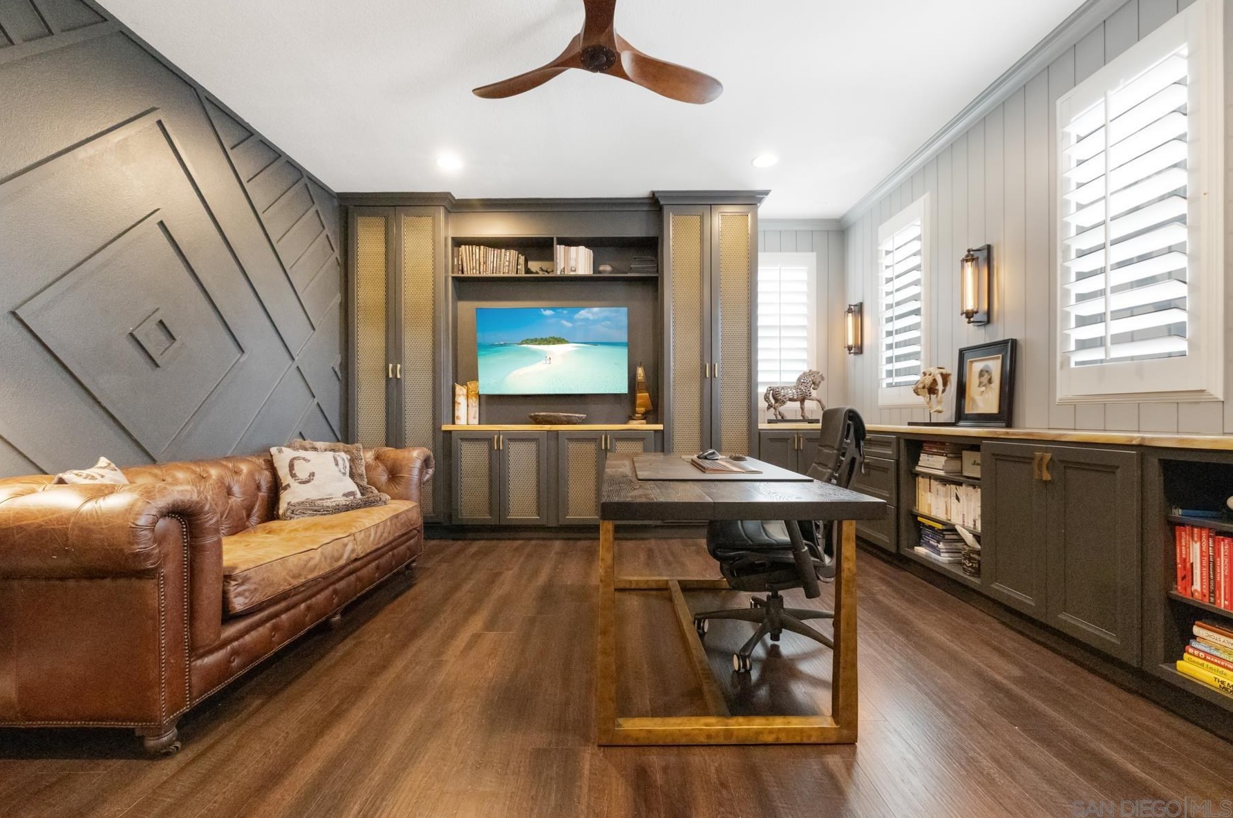 3805 Sacramento Dr, La Mesa CA  91941-6887 exterior