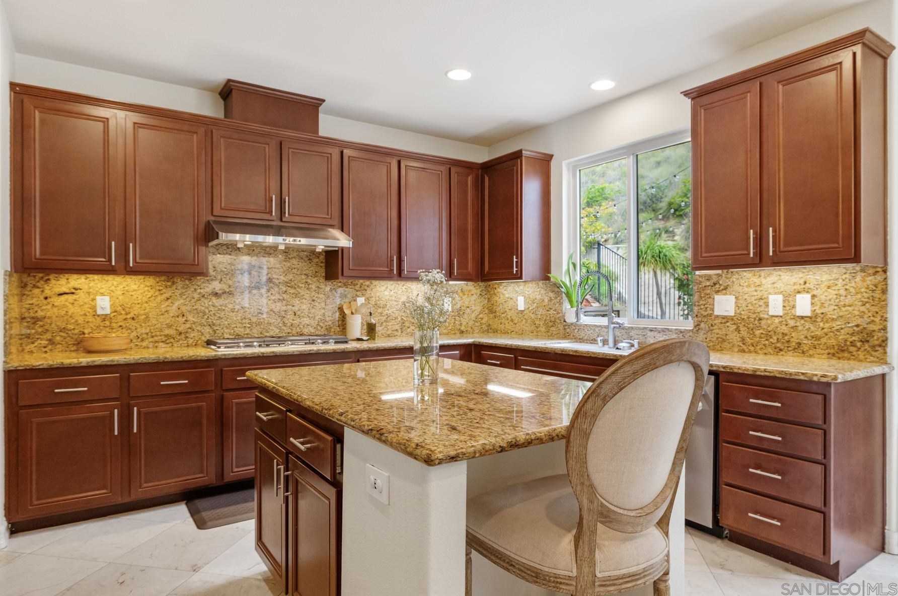 3805 Sacramento Dr, La Mesa CA  91941-6887 exterior