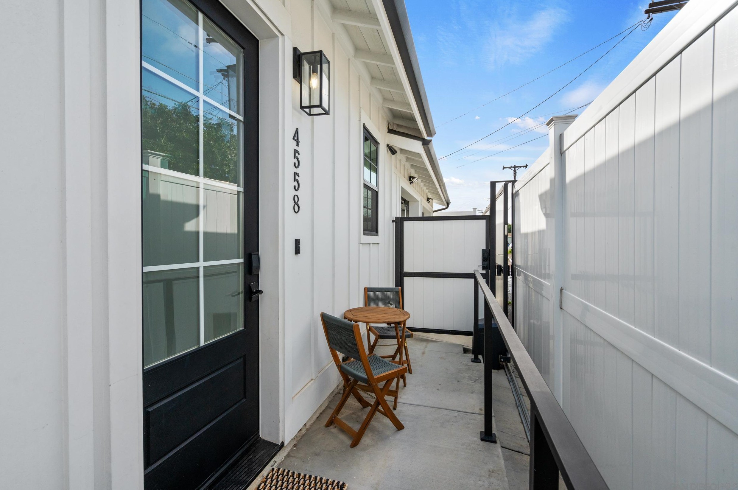 4556 Manitou Way, San Diego CA  92117-2931 exterior