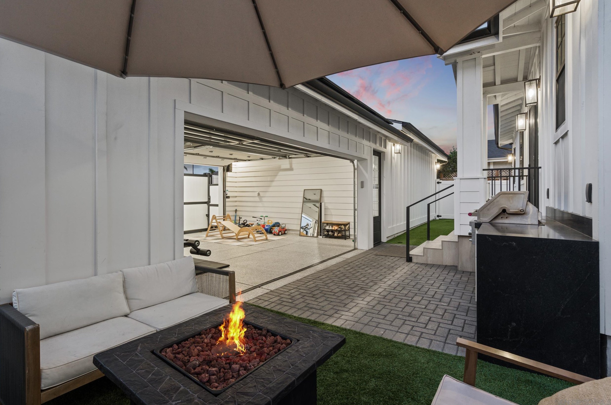 4556 Manitou Way, San Diego CA  92117-2931 exterior