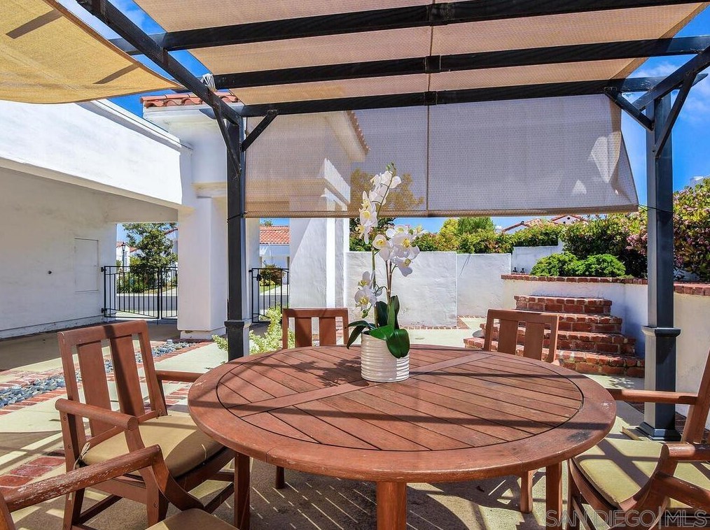 4909 Icaria Way, Oceanside CA  92056-5155 exterior