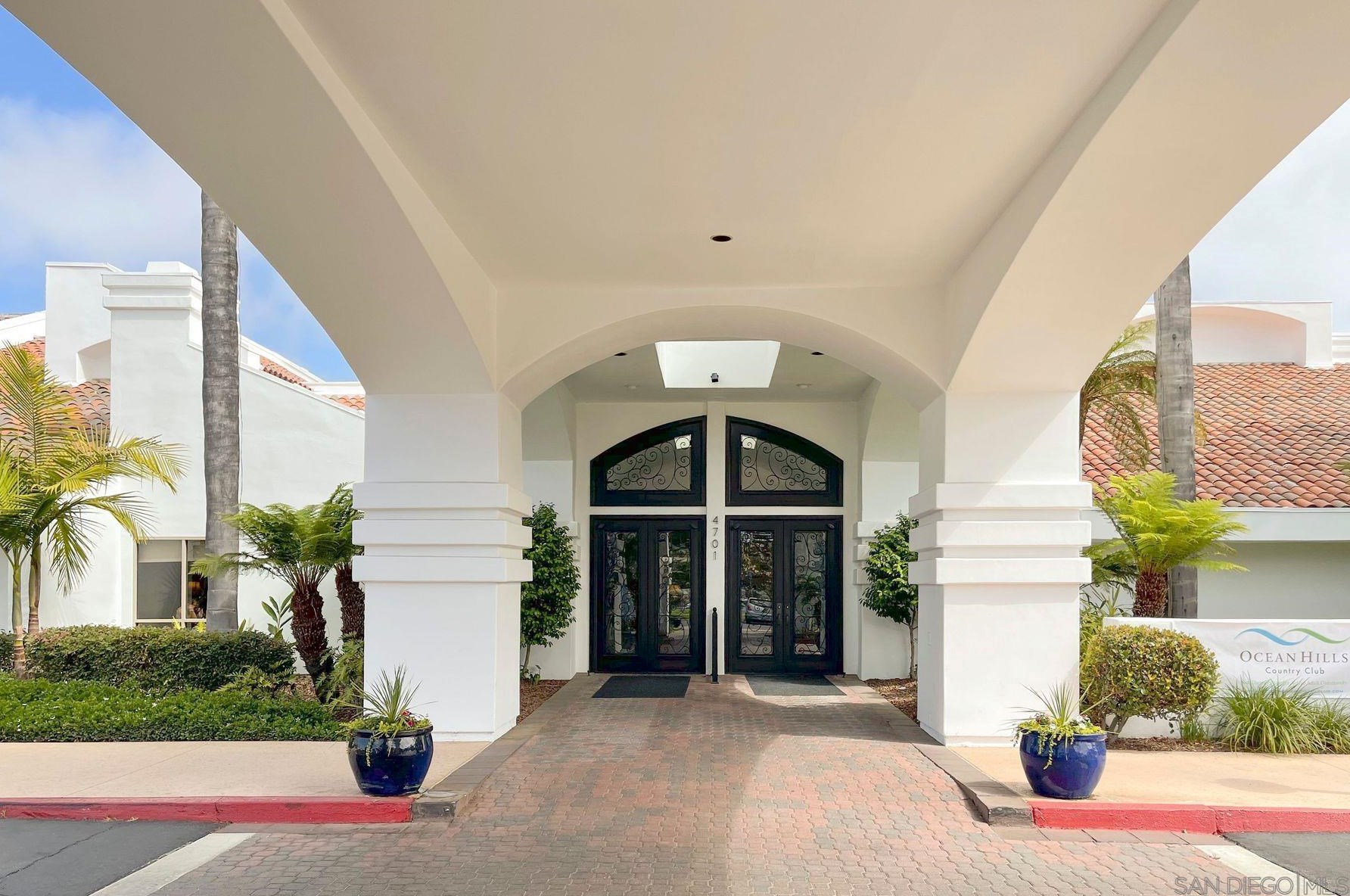 4909 Icaria Way, Oceanside CA  92056-5155 exterior