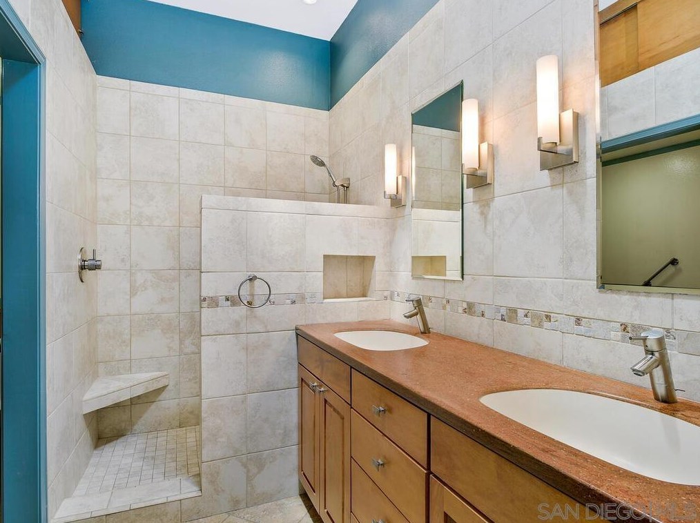 4909 Icaria Way, Oceanside CA  92056-5155 exterior