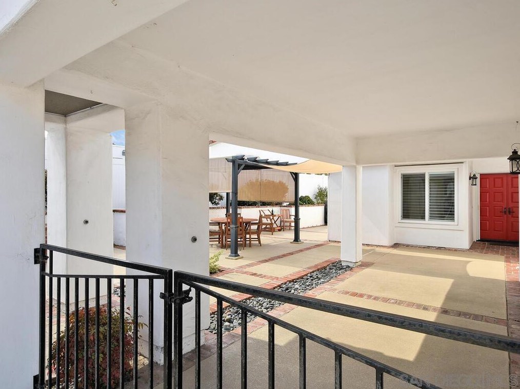 4909 Icaria Way, Oceanside CA  92056-5155 exterior