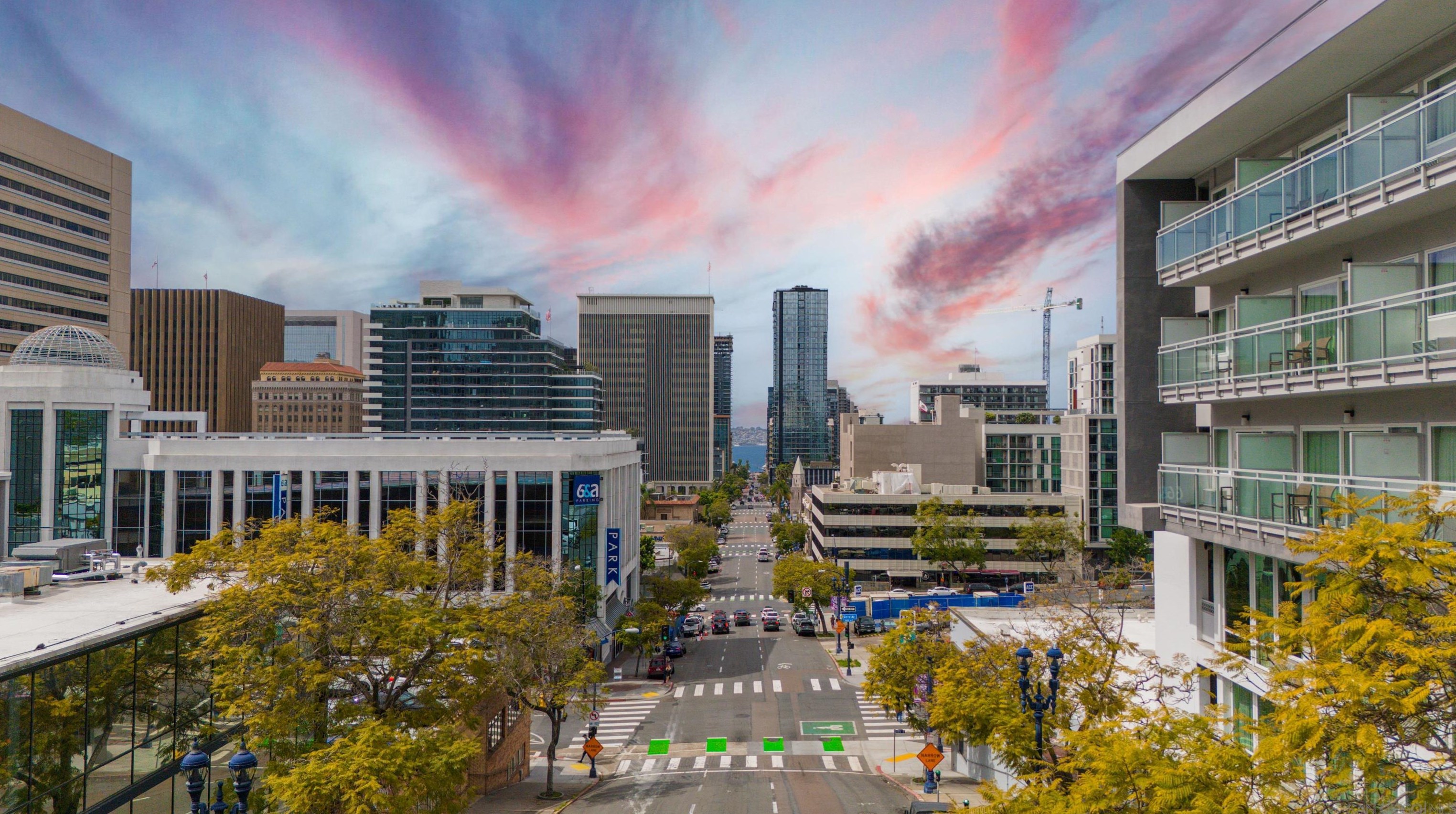 702 Ash St, San Diego CA 92101-3228 exterior