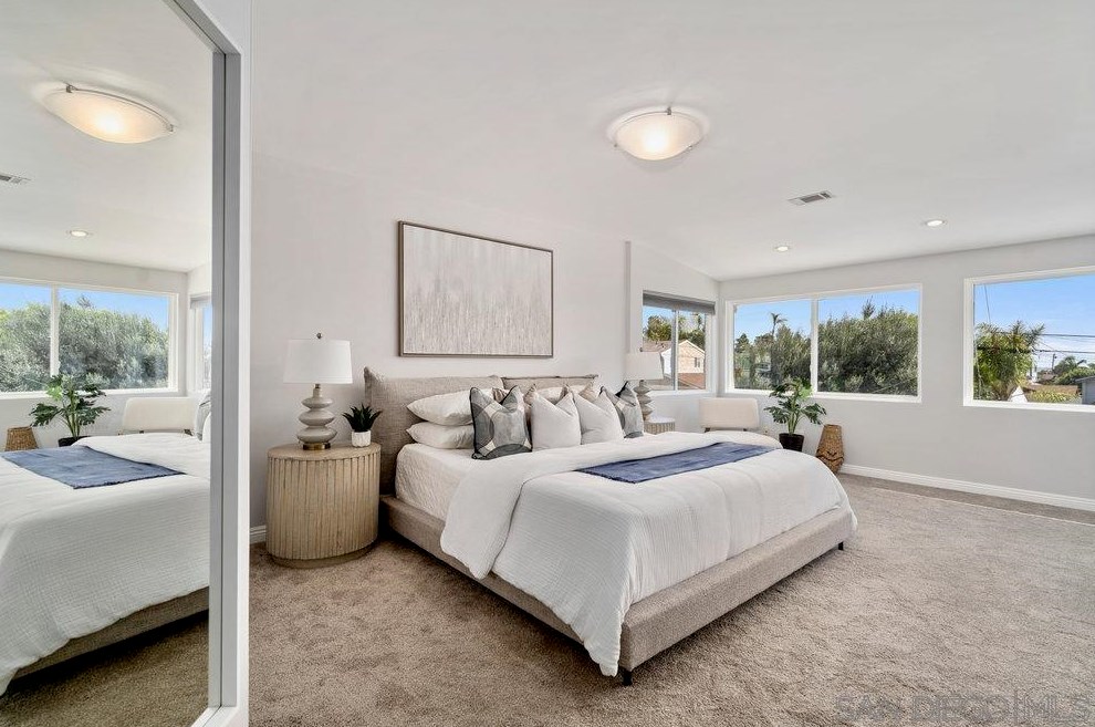 1151 Turquoise St, San Diego CA 92109-1247 exterior