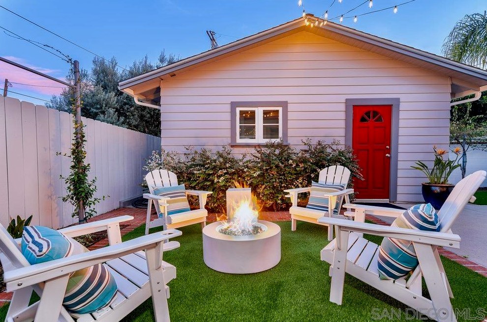 1151 Turquoise St, San Diego CA 92109-1247 exterior