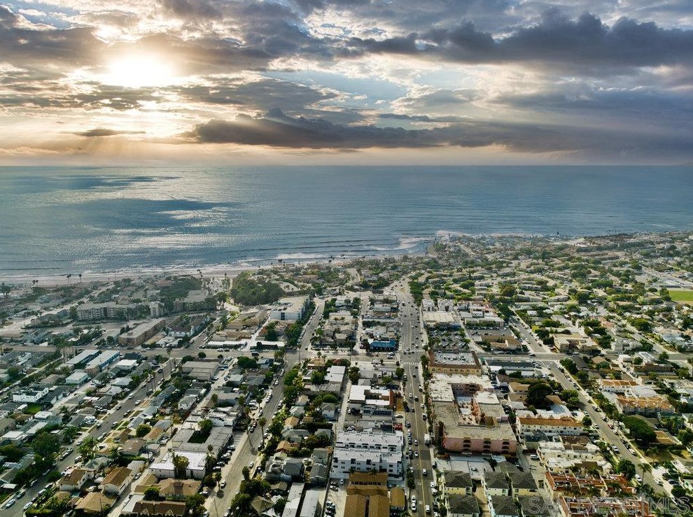 1151 Turquoise St, San Diego CA 92109-1247 exterior