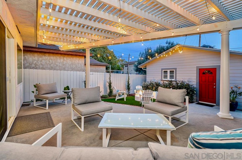 1151 Turquoise St, San Diego CA 92109-1247 exterior