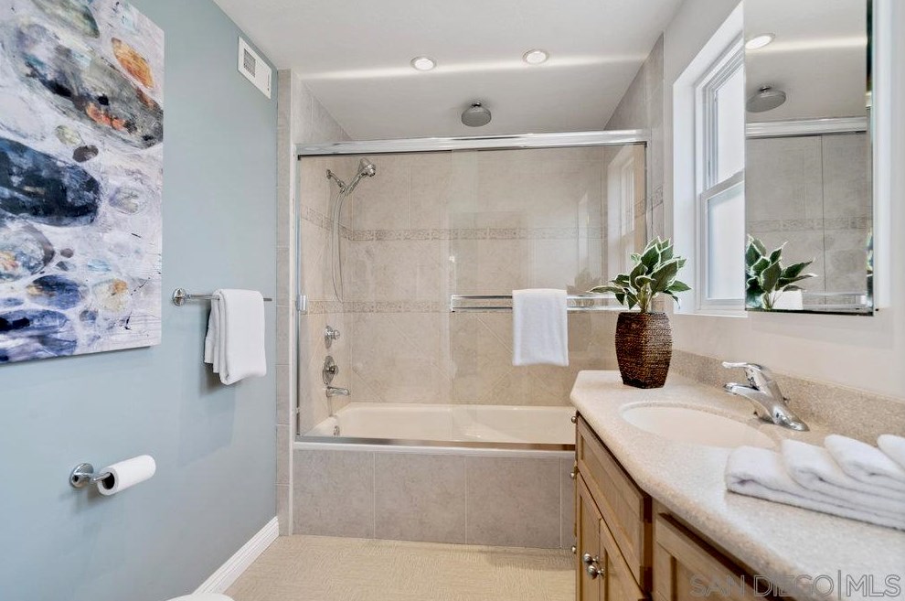 1151 Turquoise St, San Diego CA 92109-1247 exterior