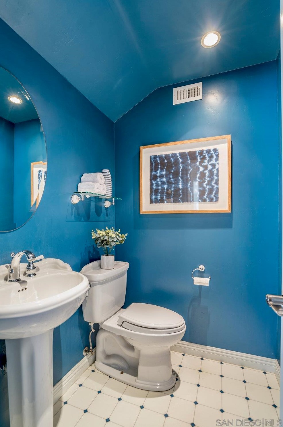 1151 Turquoise St, San Diego CA 92109-1247 exterior