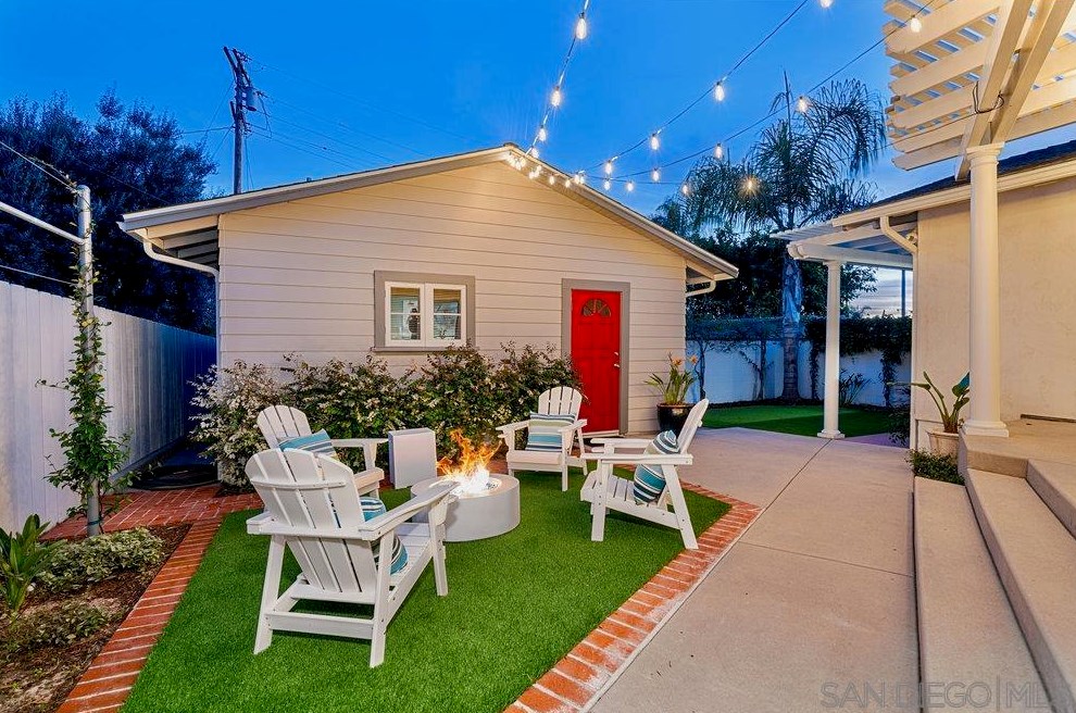 1151 Turquoise St, San Diego CA 92109-1247 exterior