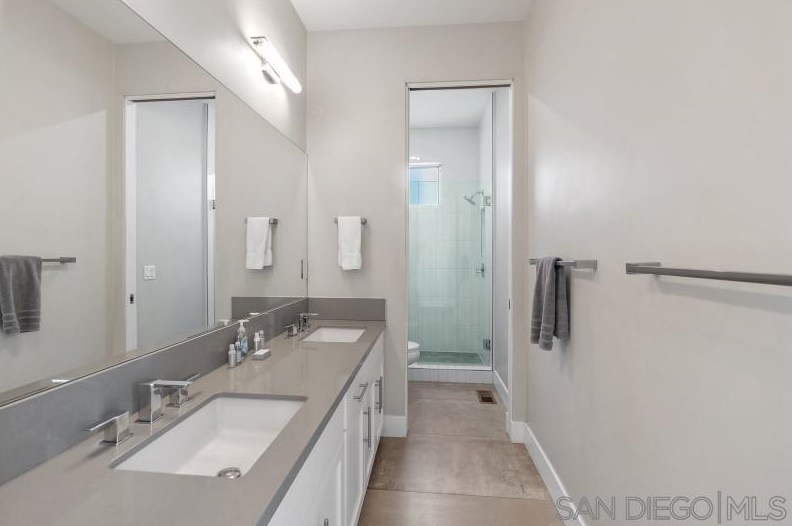 4025 Morrell St, San Diego CA 92109-4641 exterior