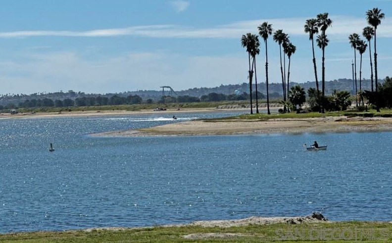 4025 Morrell St, San Diego CA 92109-4641 exterior