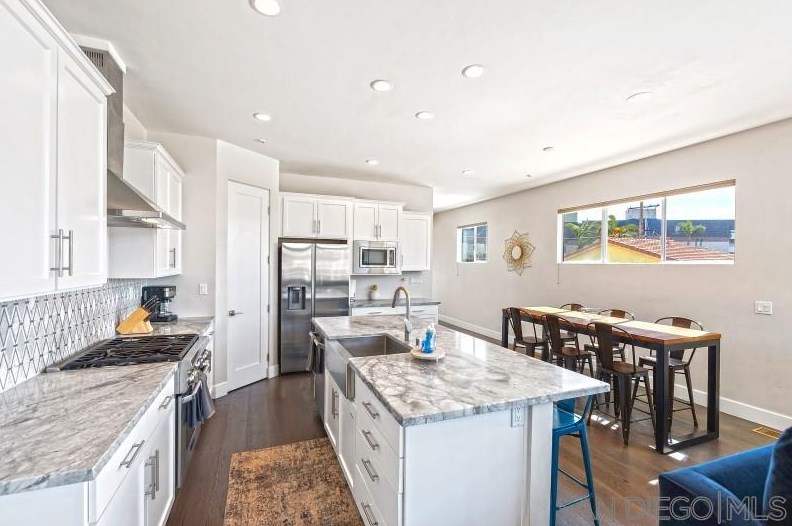 4025 Morrell St, San Diego CA 92109-4641 exterior