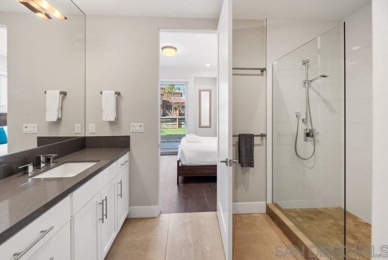 4025 Morrell St, San Diego CA 92109-4641 exterior