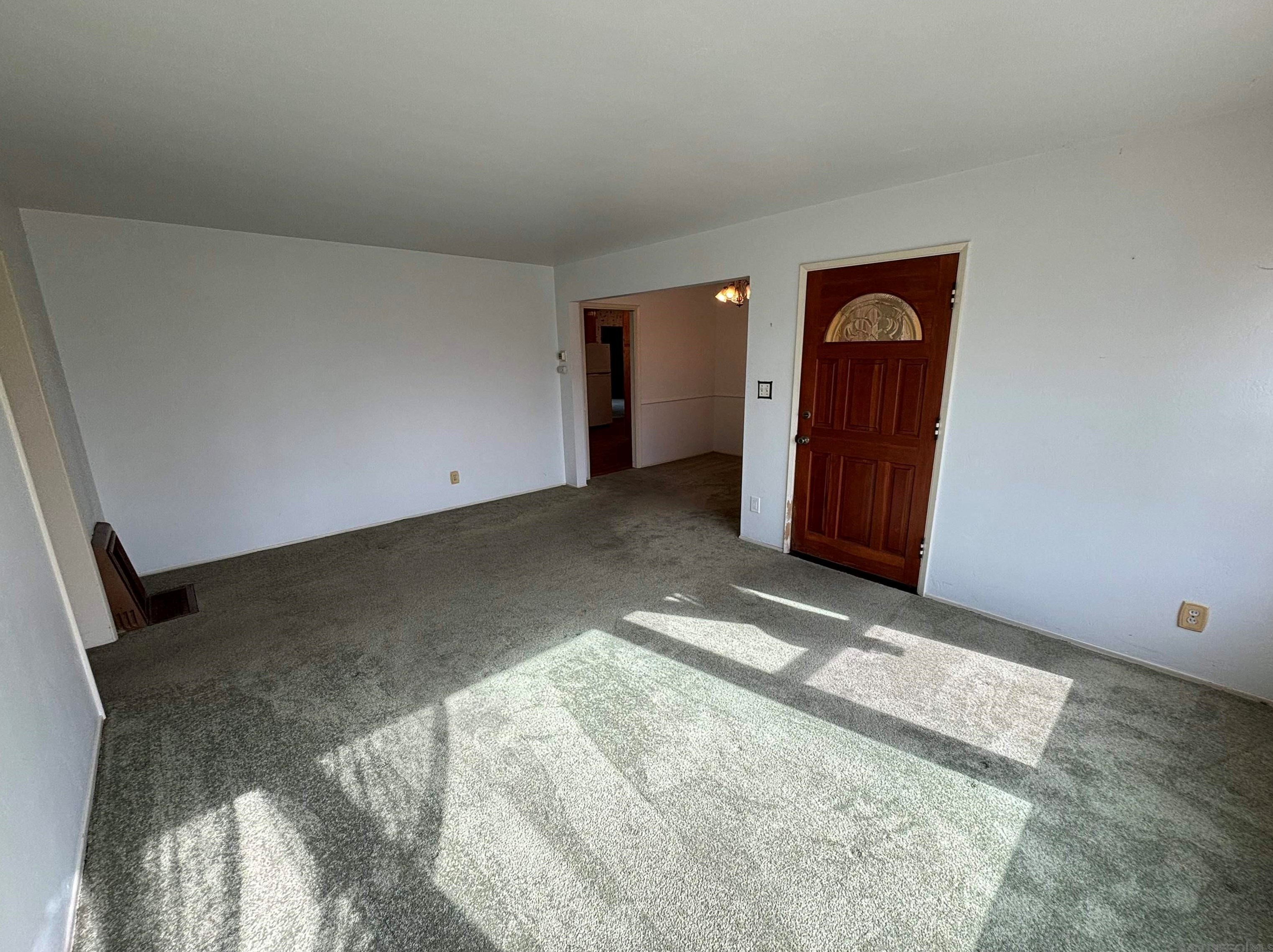 719 Glover Ave, Chula Vista CA  91910-5807 exterior