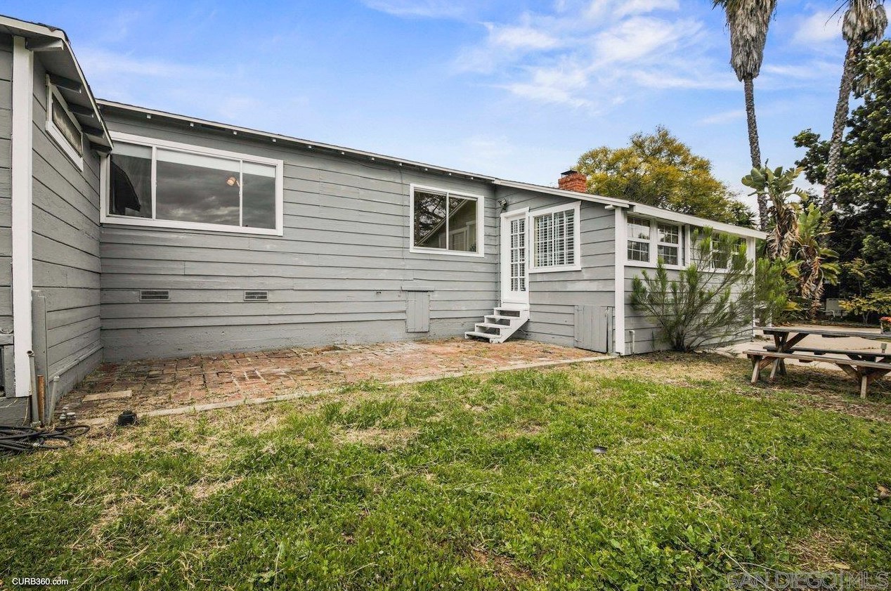 10405 Challenge Blvd, La Mesa CA  91941-7244 exterior