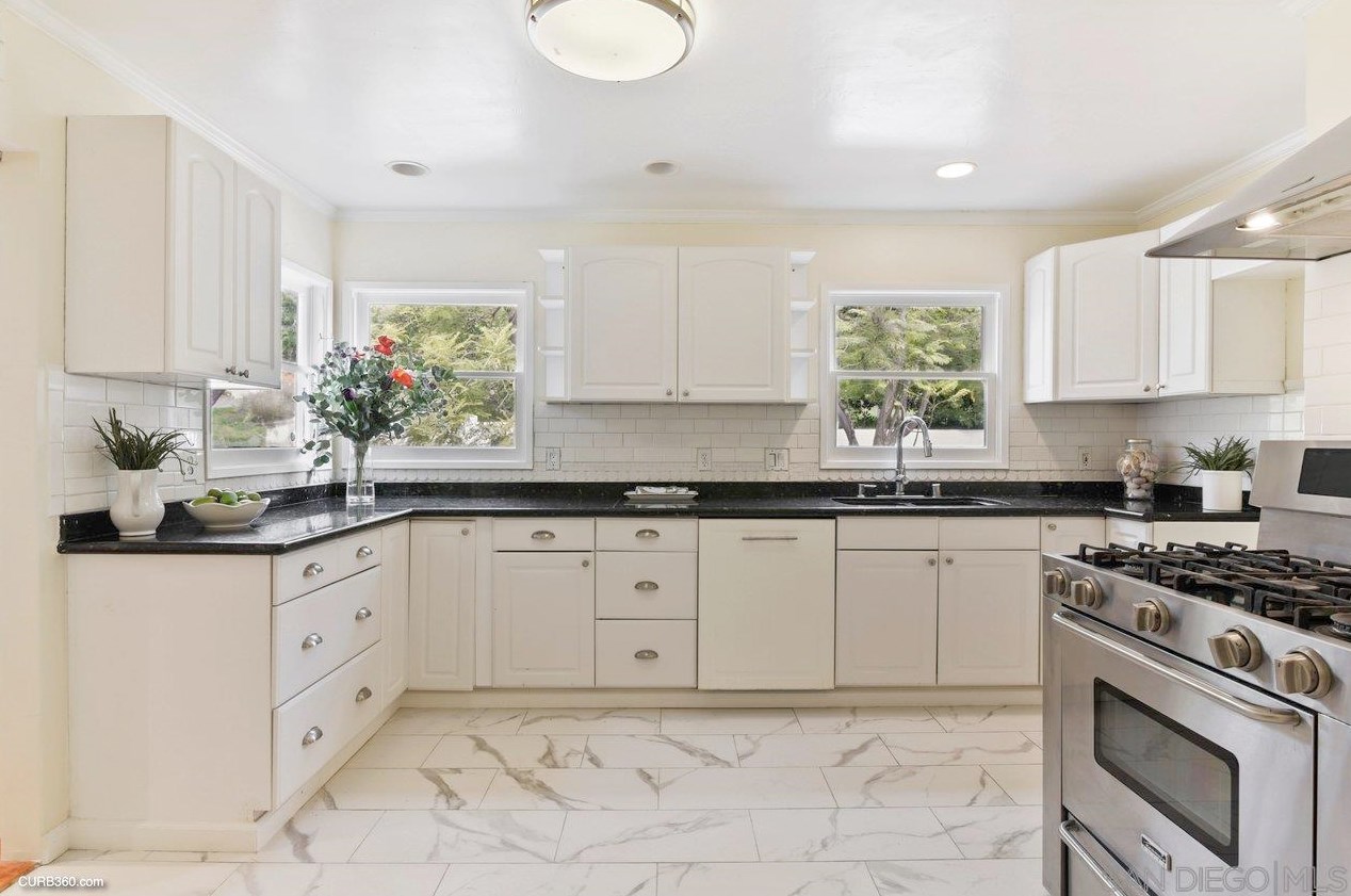 10405 Challenge Blvd, La Mesa CA  91941-7244 exterior