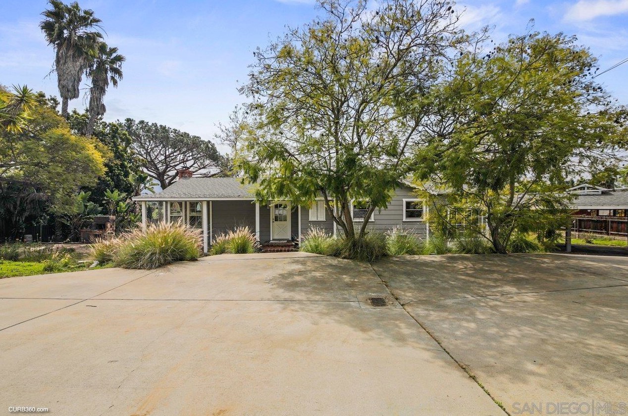 10405 Challenge Blvd, La Mesa CA  91941-7244 exterior