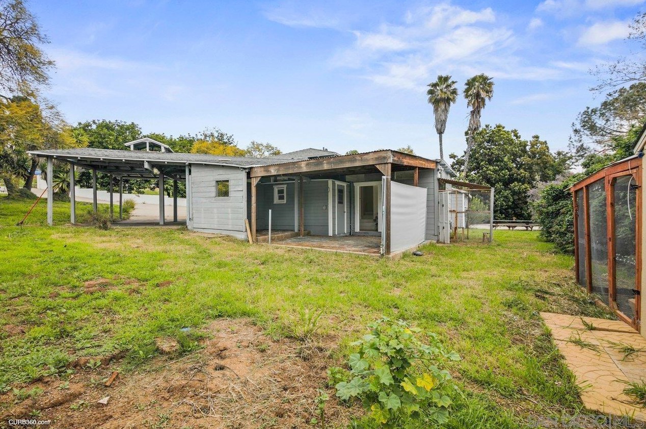 10405 Challenge Blvd, La Mesa CA  91941-7244 exterior