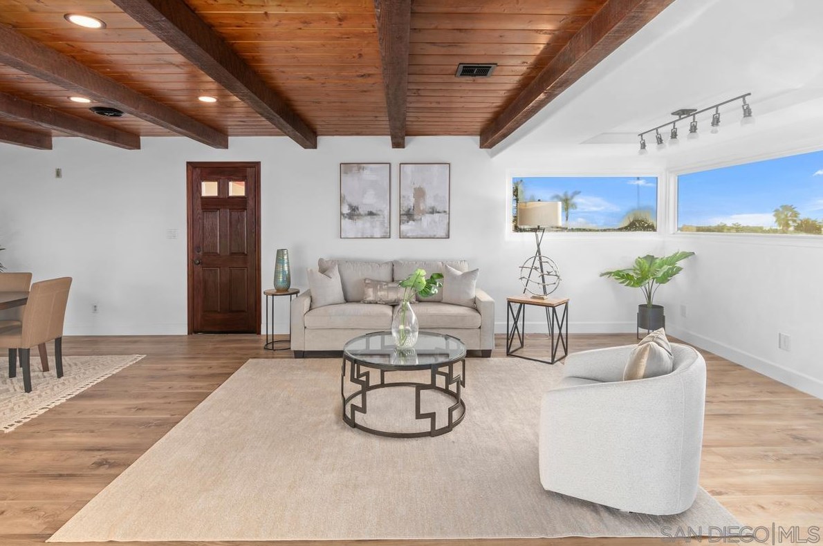 8020 Eastridge Dr, La Mesa CA  91941-7834 exterior