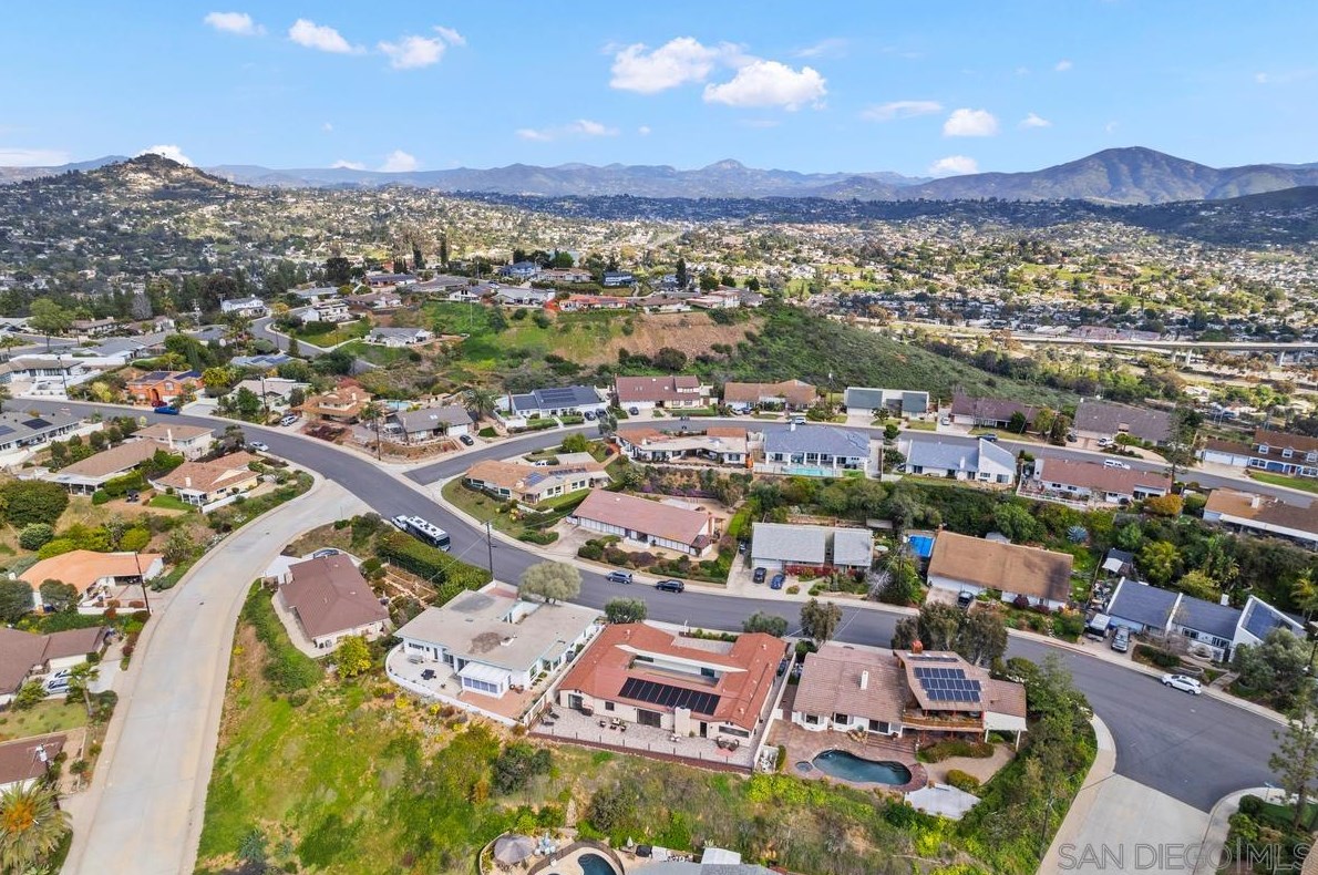 8020 Eastridge Dr, La Mesa CA  91941-7834 exterior