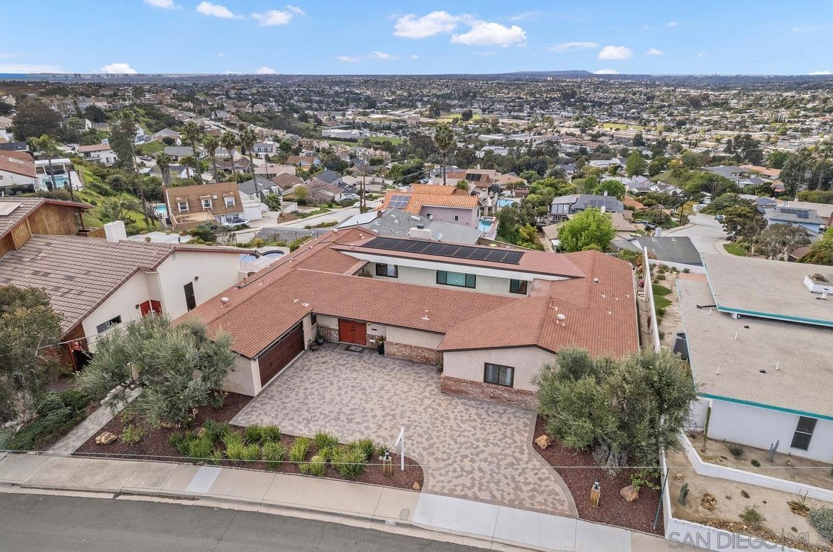 8020 Eastridge Dr, La Mesa CA  91941-7834 exterior