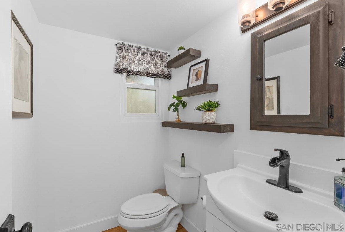 8020 Eastridge Dr, La Mesa CA  91941-7834 exterior