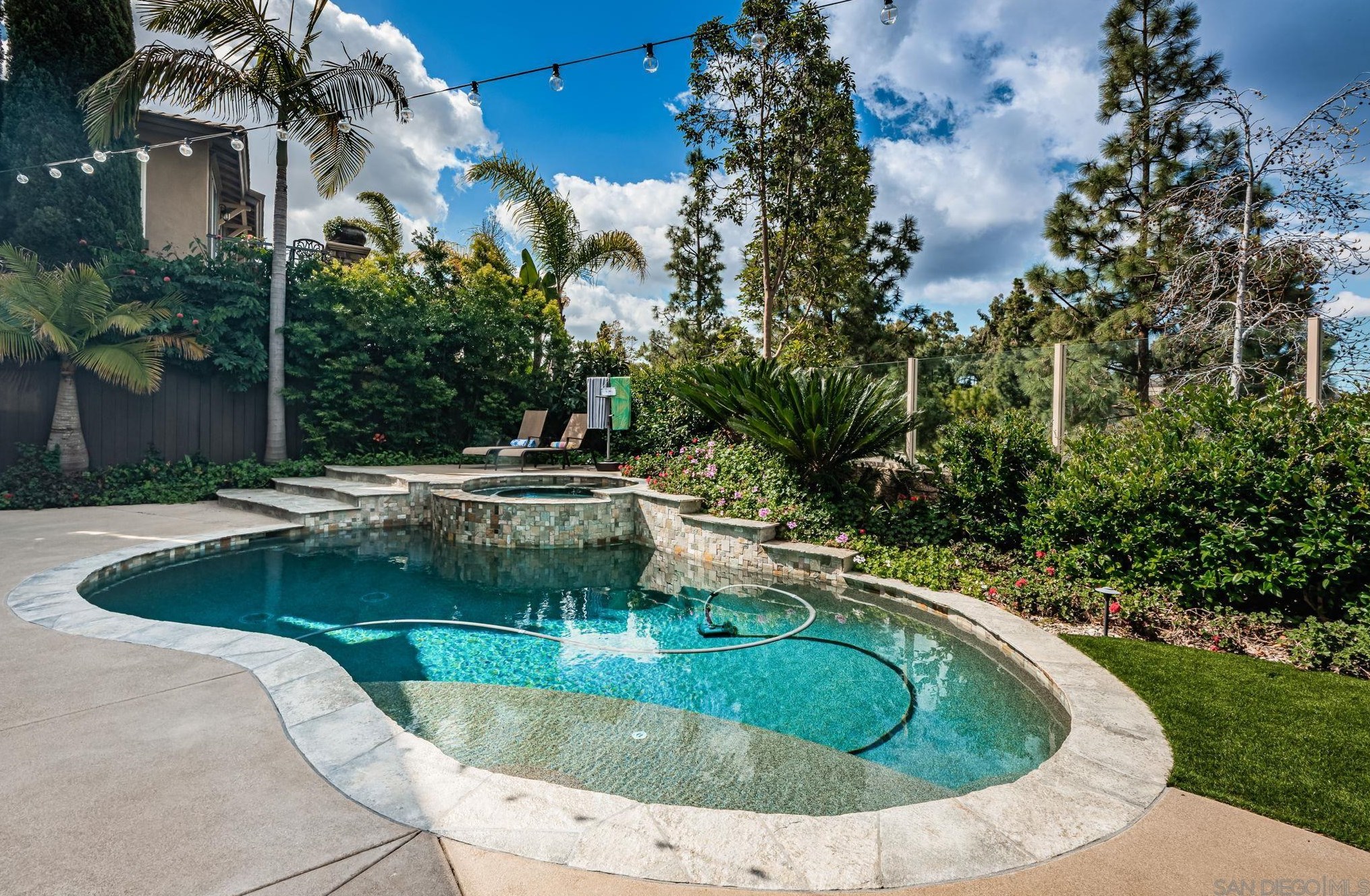 13828 Torrey Bella Ct, San Diego CA  92129-4627 exterior