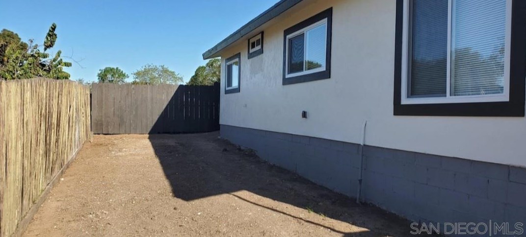 2743 Ridgeway Dr, National City CA  91950-7738 exterior