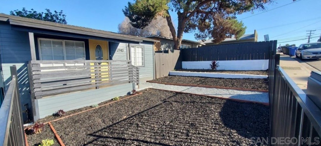 2743 Ridgeway Dr, National City CA  91950-7738 exterior
