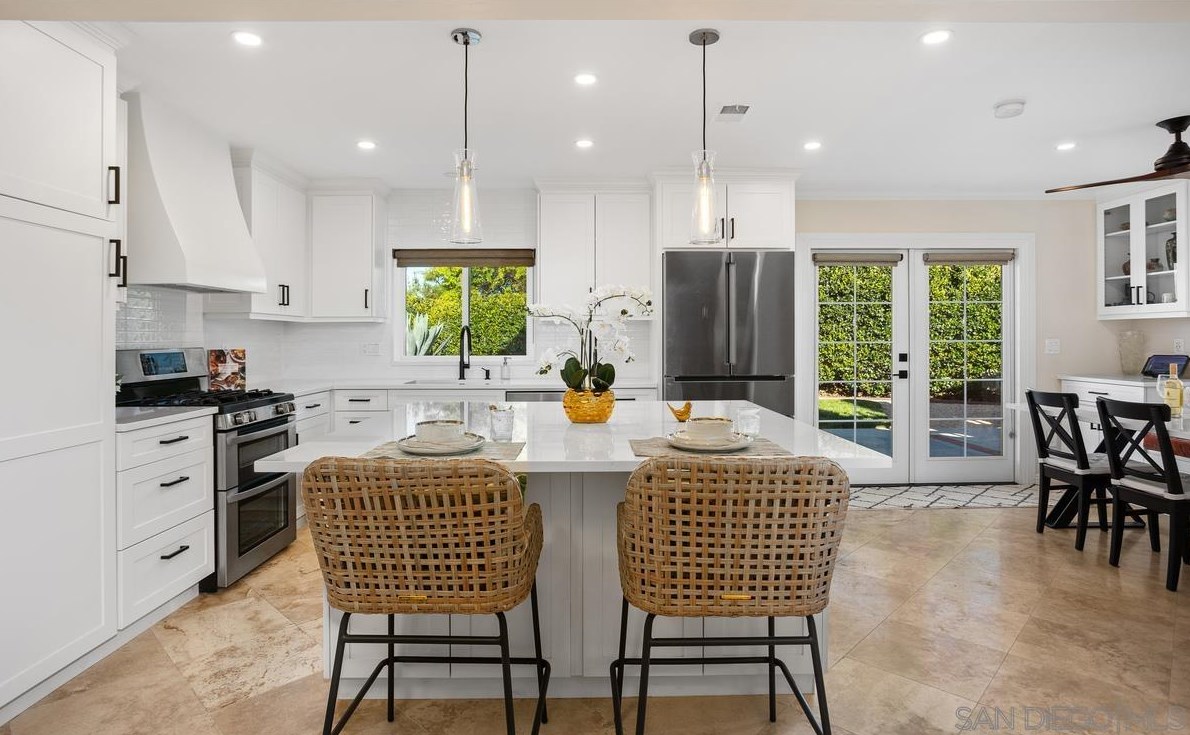 1876 Burnt Maple Way, Vista CA  92081-7357 exterior