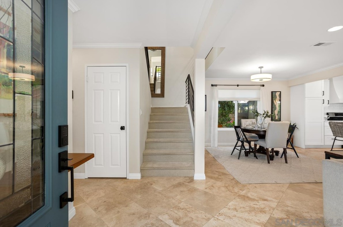 1876 Burnt Maple Way, Vista CA  92081-7357 exterior