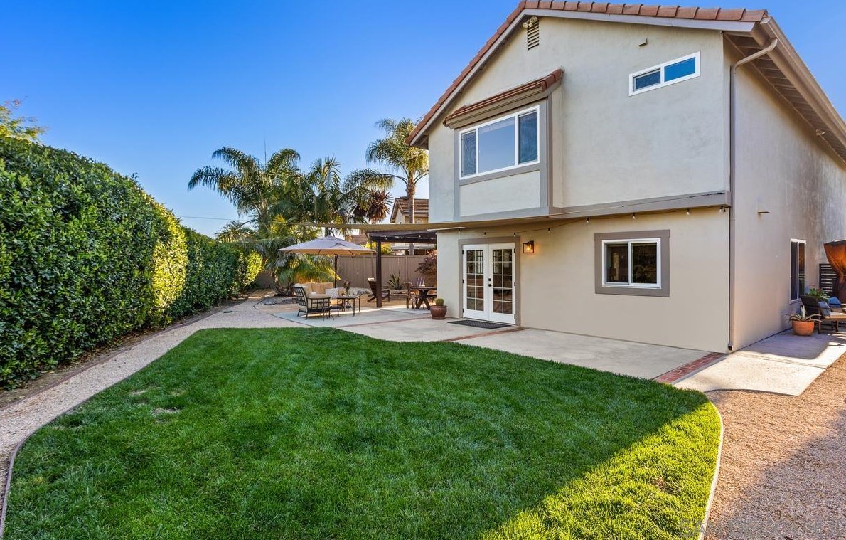 1876 Burnt Maple Way, Vista CA  92081-7357 exterior