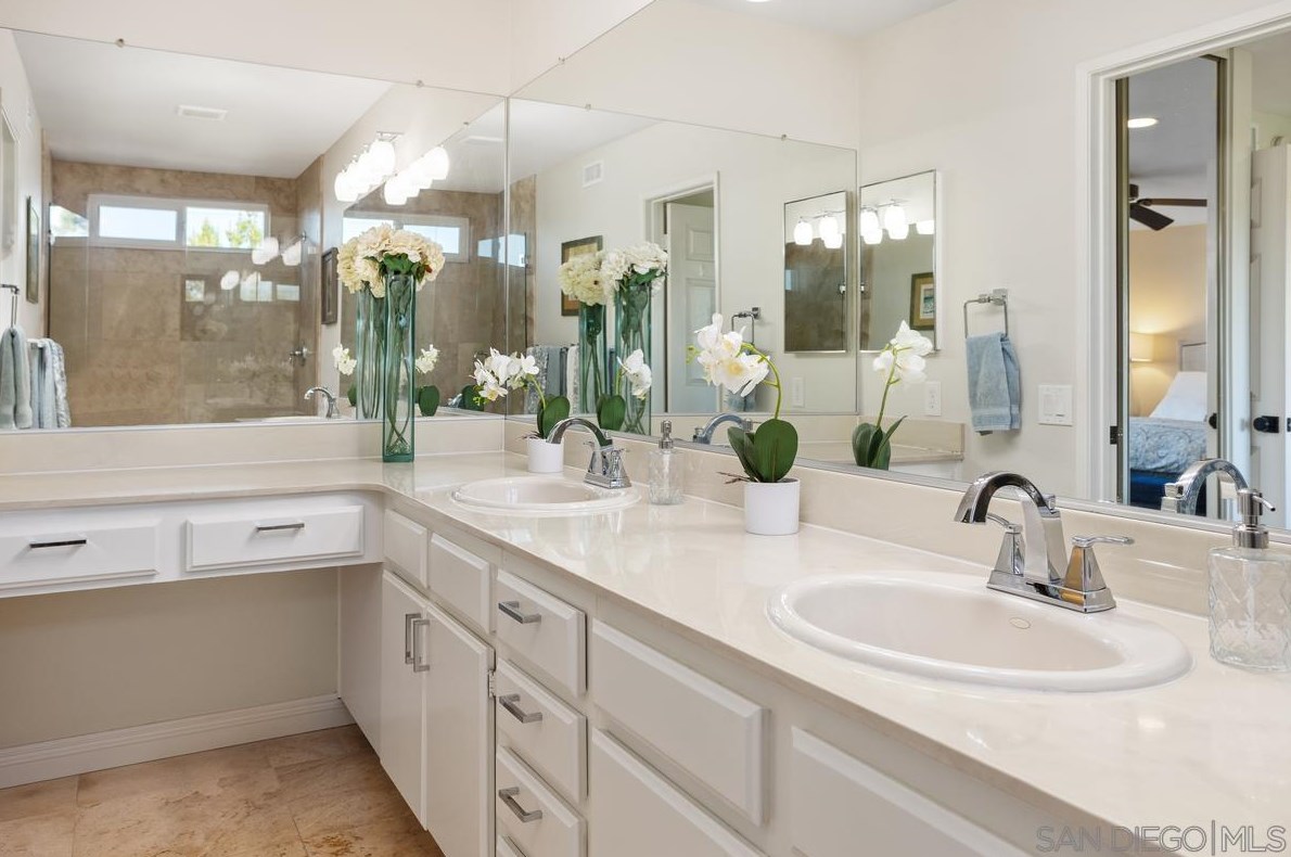 1876 Burnt Maple Way, Vista CA  92081-7357 exterior