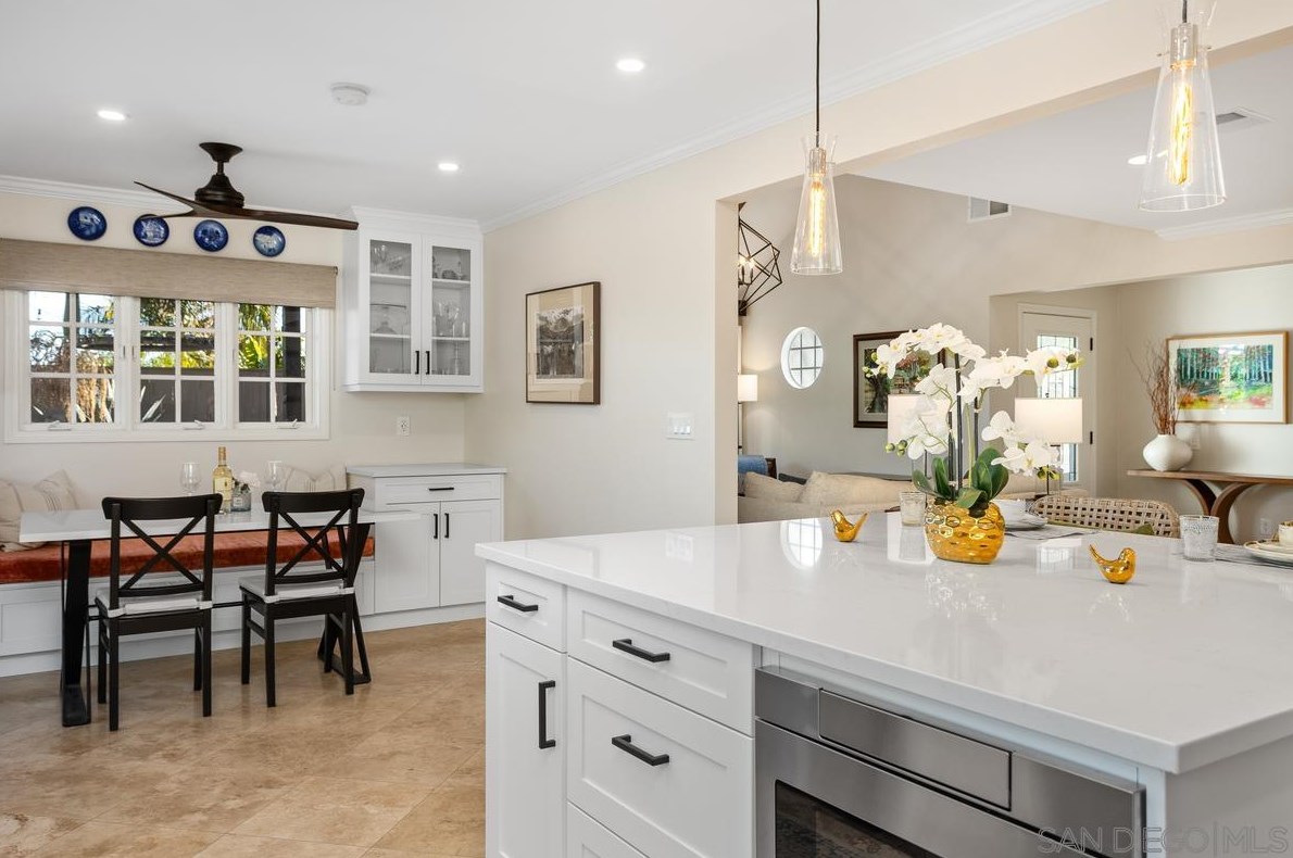 1876 Burnt Maple Way, Vista CA  92081-7357 exterior