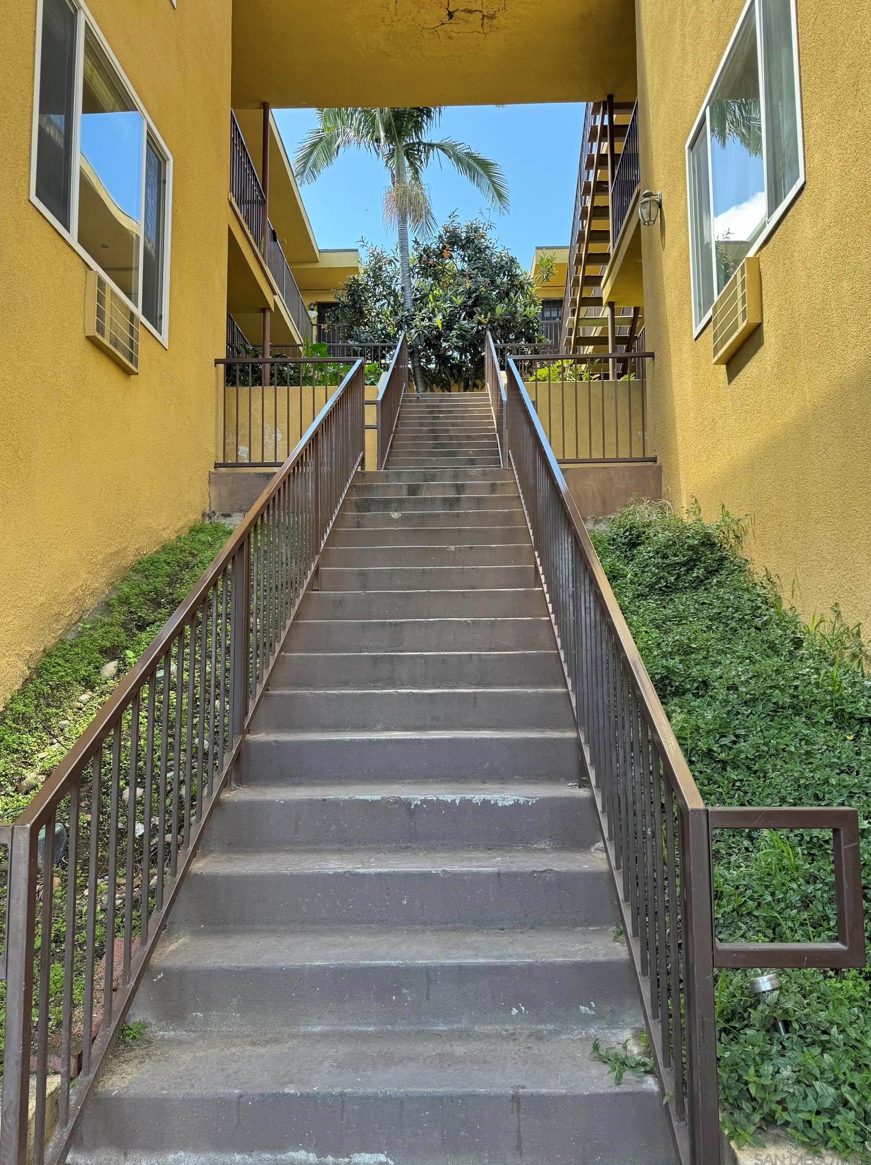 4346 52nd St, San Diego CA 92115-5206 exterior