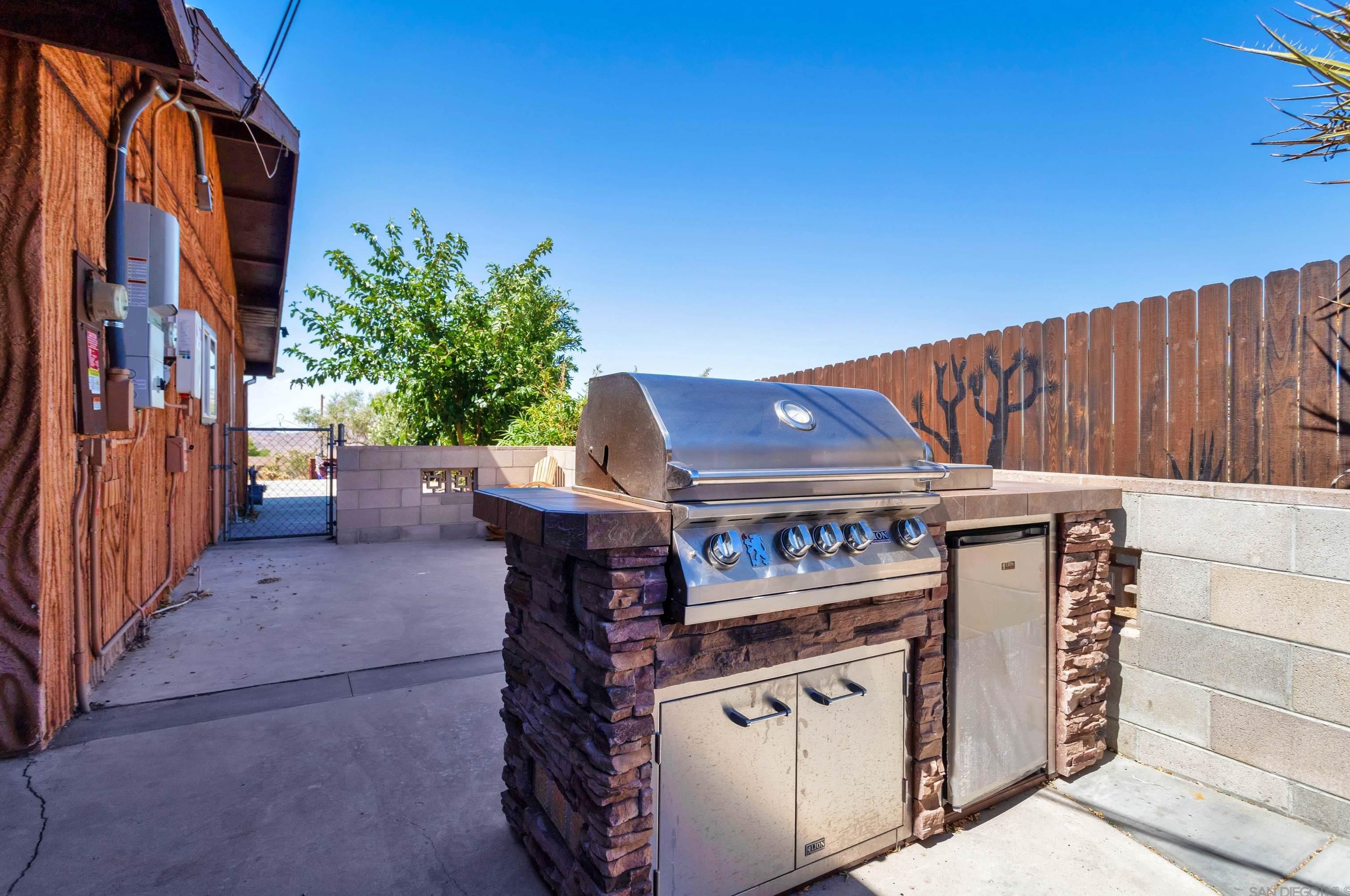 60291 Ln Mirada Trl, Joshua Tree CA 92252-2801 exterior