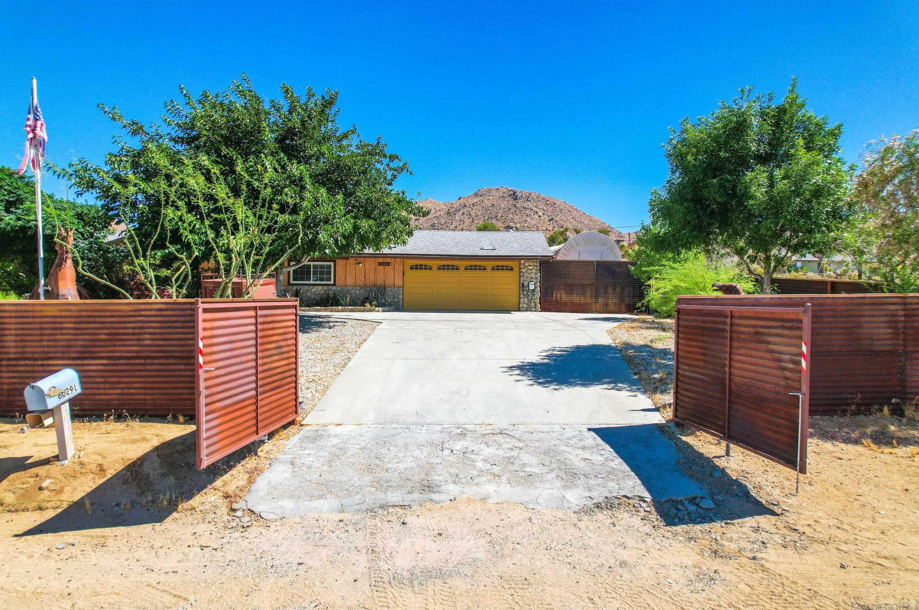 60291 Ln Mirada Trl, Joshua Tree CA 92252-2801 exterior