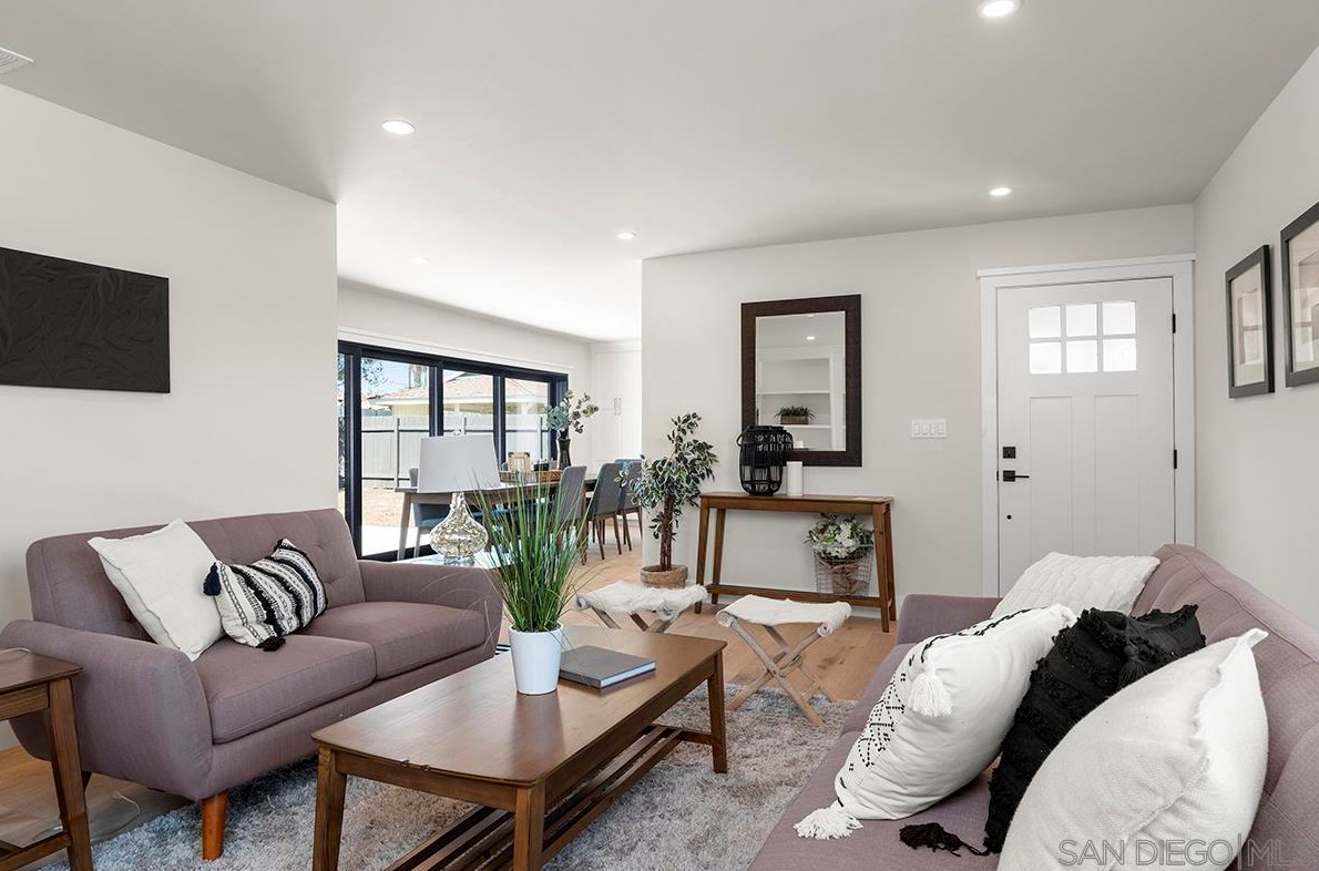 6038 Scripps St, San Diego CA  92122-3216 exterior