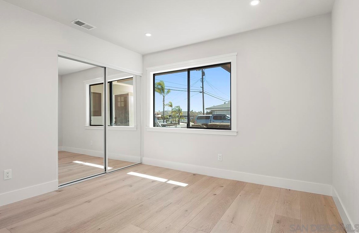 6038 Scripps St, San Diego CA  92122-3216 exterior