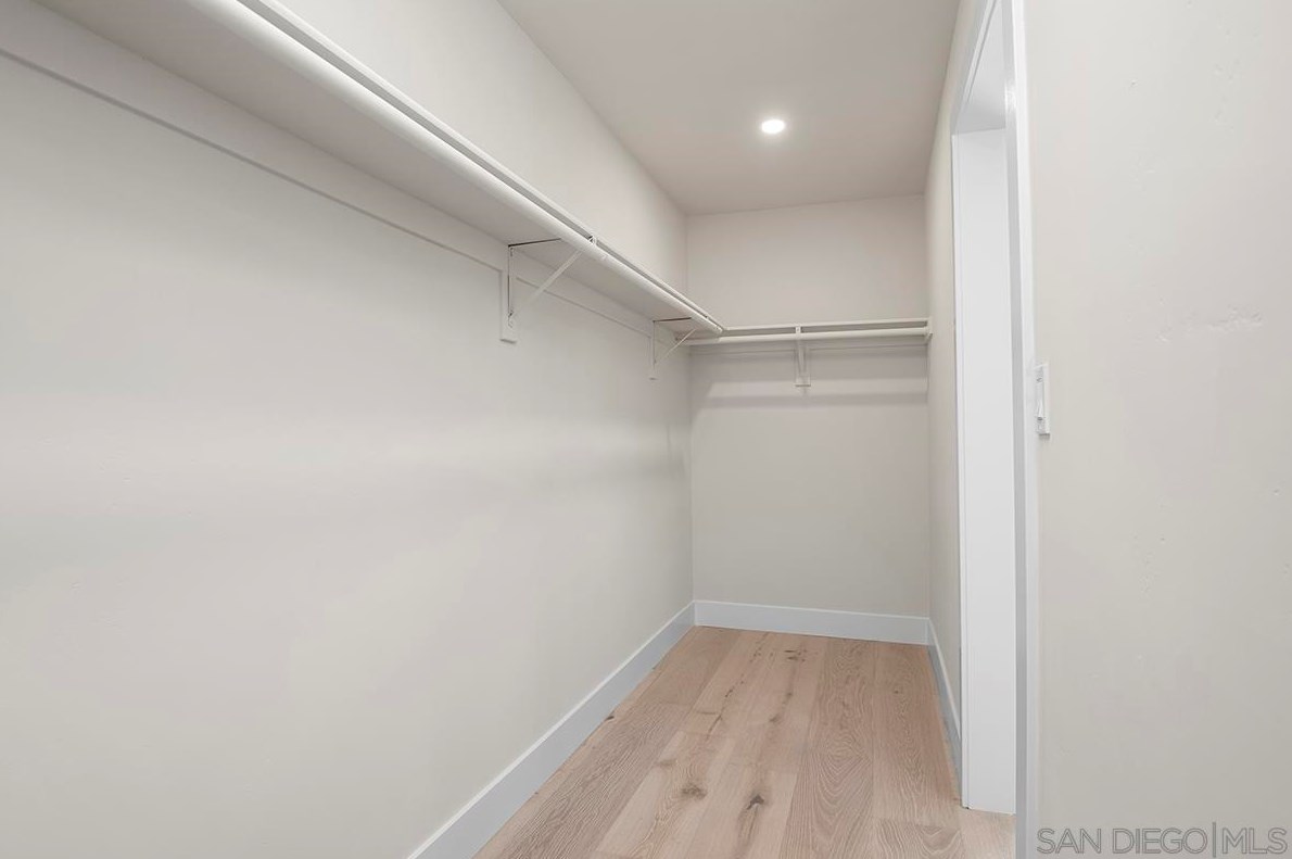 6038 Scripps St, San Diego CA  92122-3216 exterior