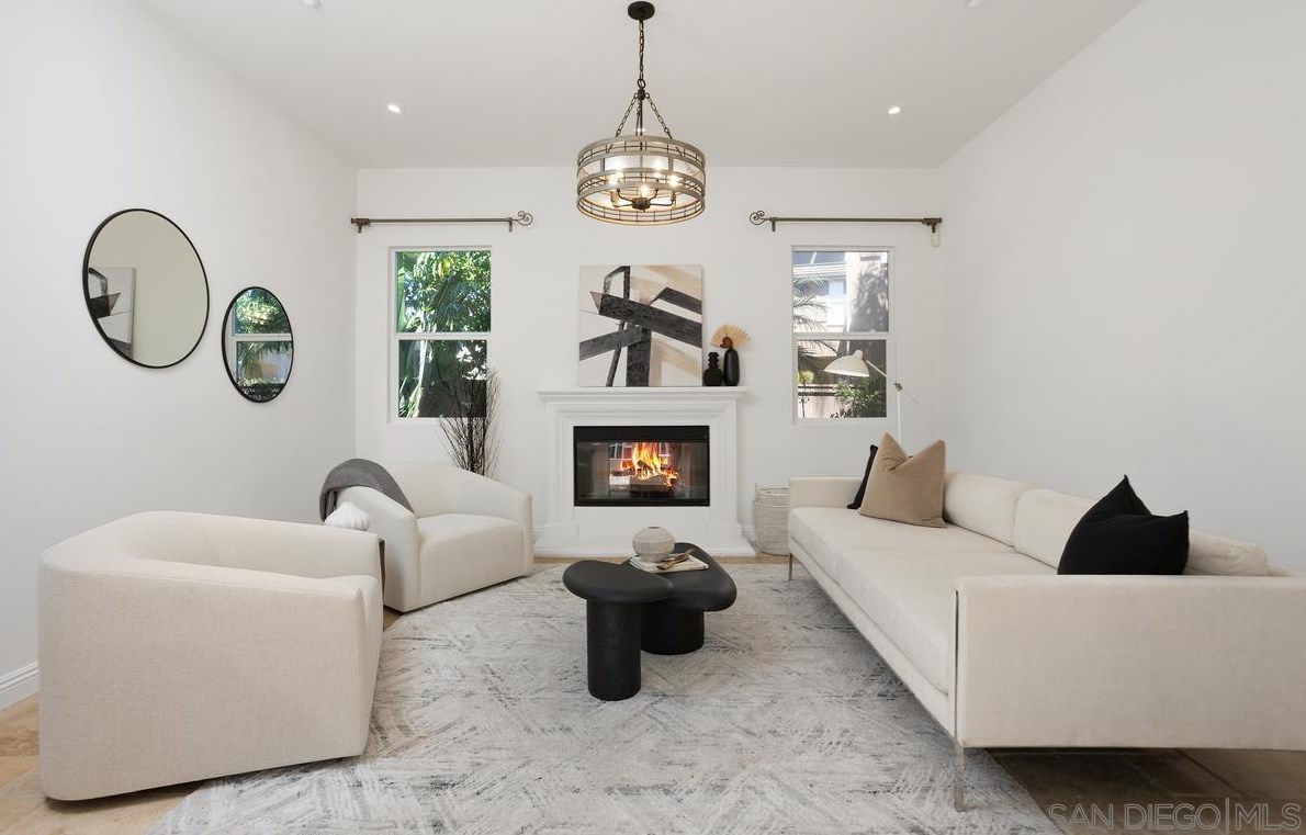 572 Lynwood Dr, Encinitas CA  92024-2387 exterior