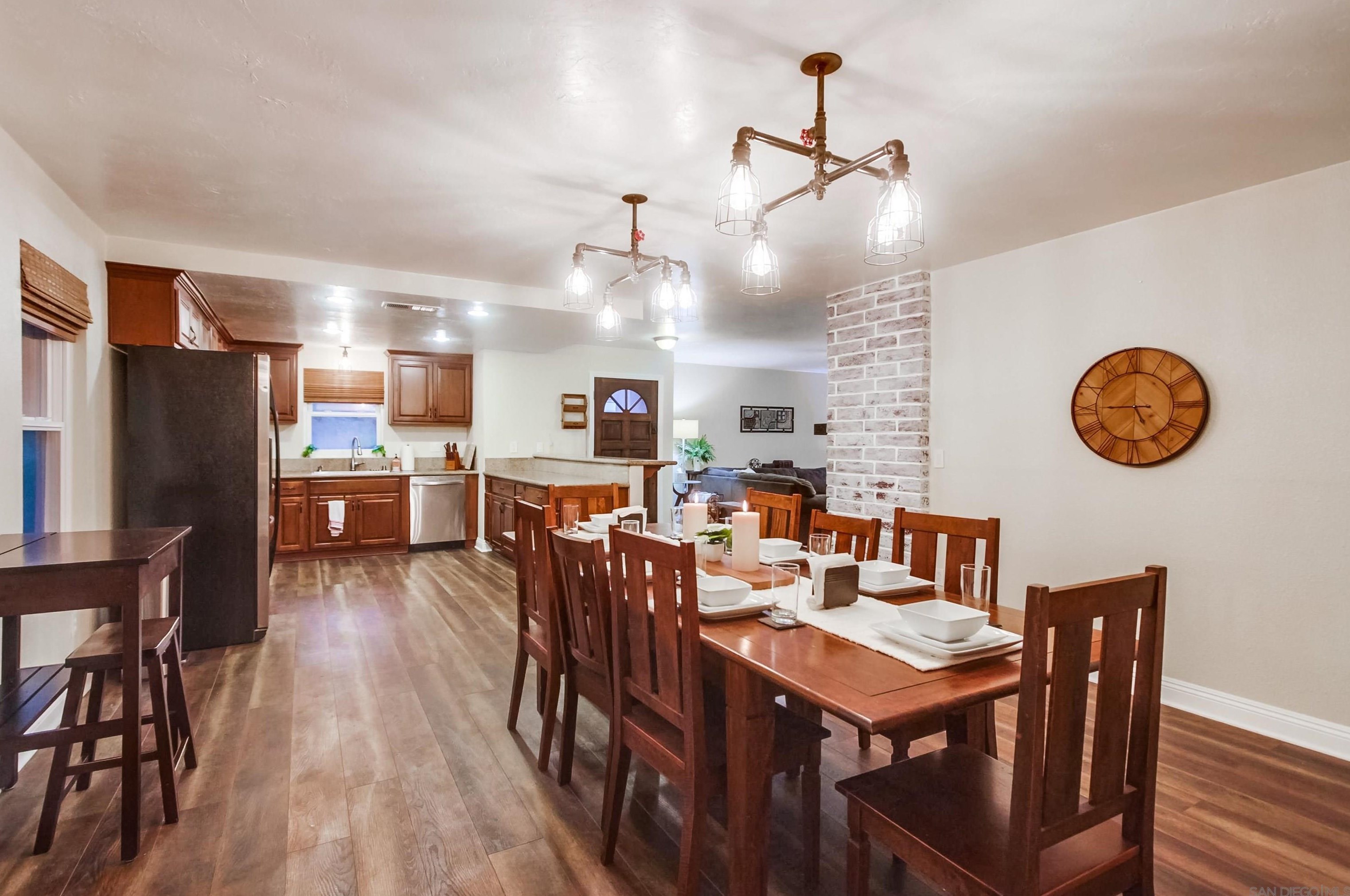 1566 La Vine Ln, Vista CA  92084-7268 exterior