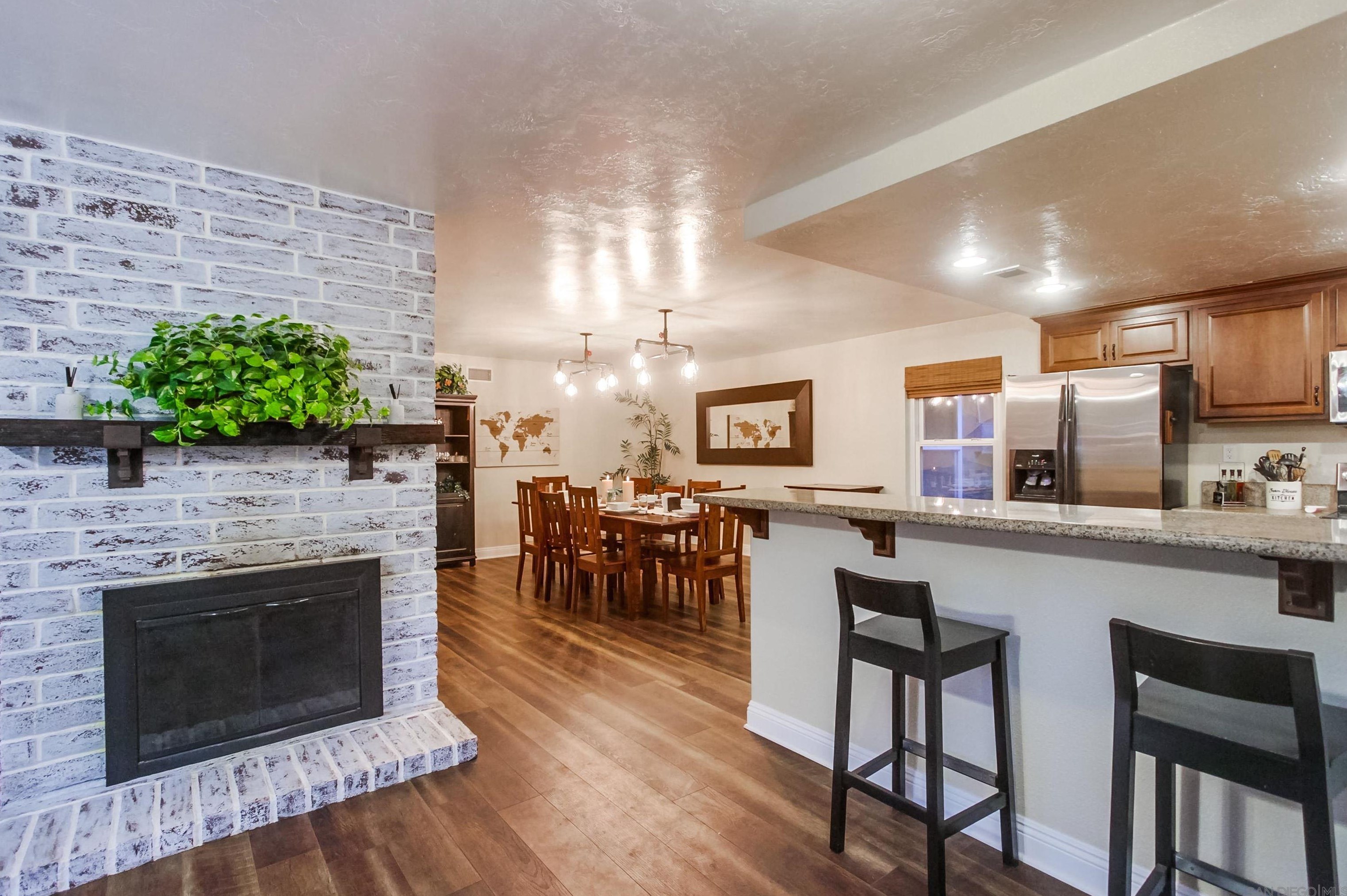 1566 La Vine Ln, Vista CA  92084-7268 exterior