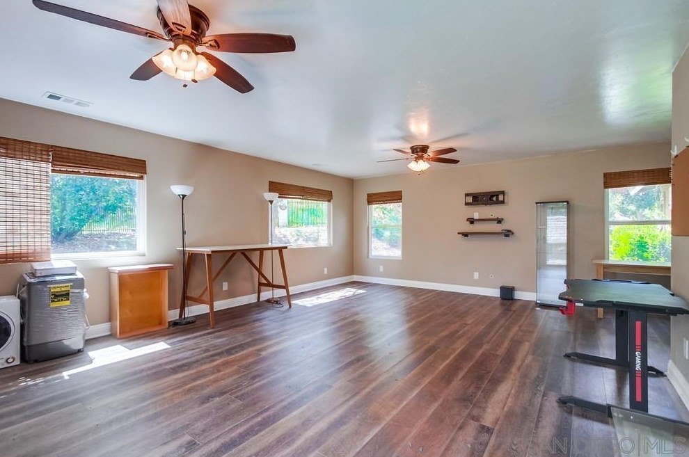 1566 La Vine Ln, Vista CA  92084-7268 exterior