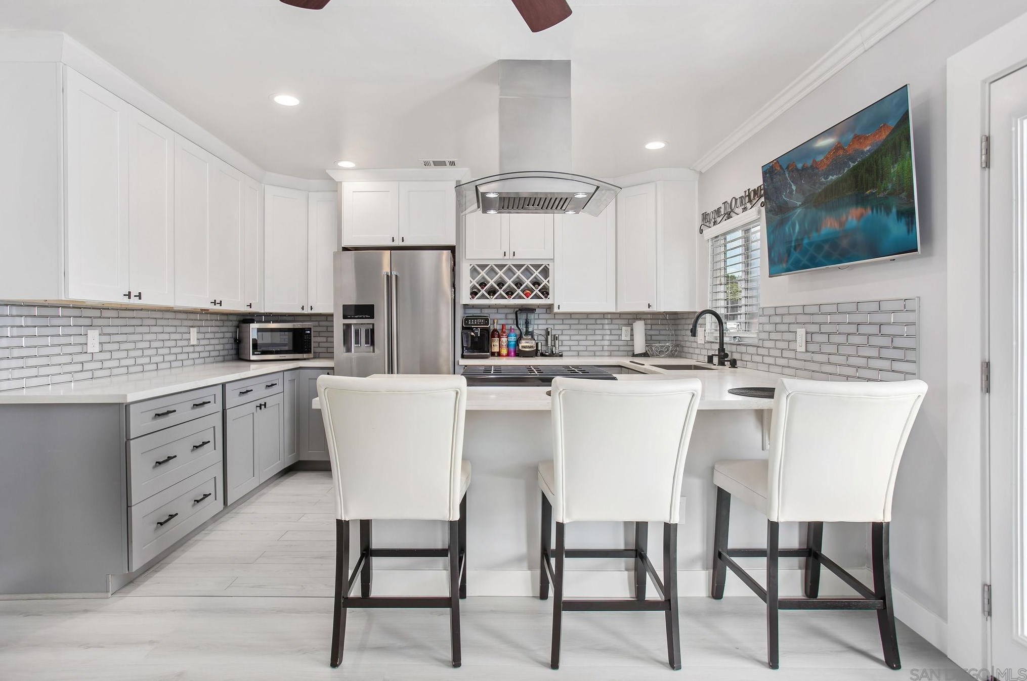 935 Brucker Ave, Spring Valley CA  91977-4806 exterior