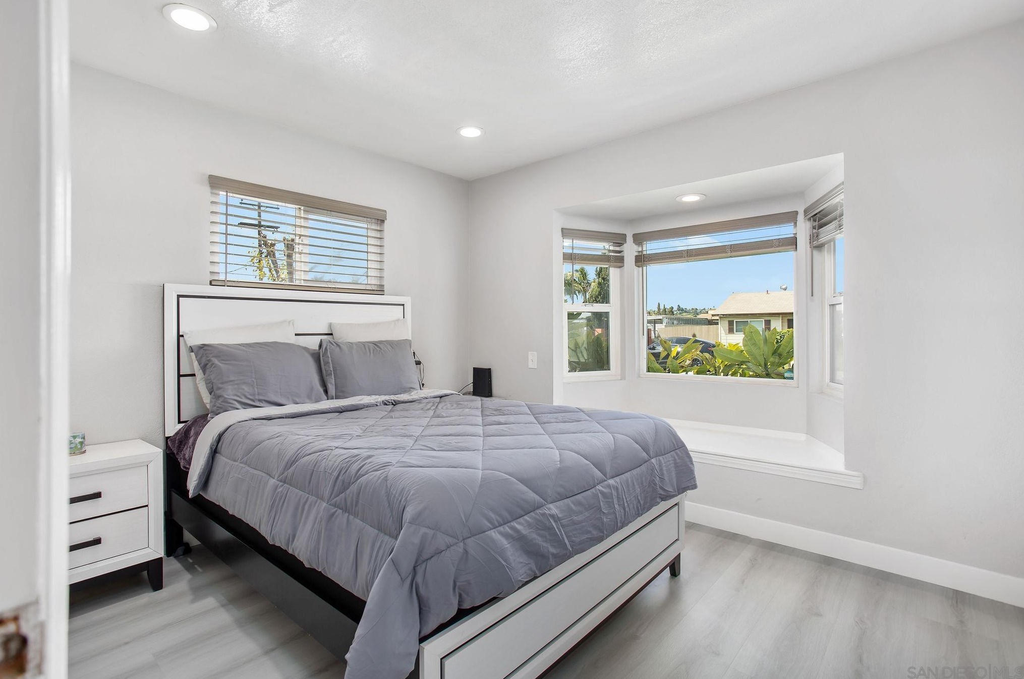935 Brucker Ave, Spring Valley CA  91977-4806 exterior